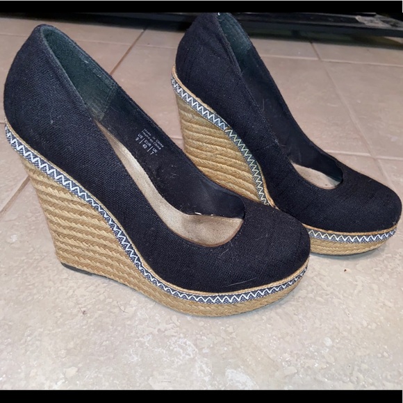 Black Wedges - Picture 11 of 12